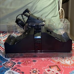 Charging two Xbox Controllers simultaneously